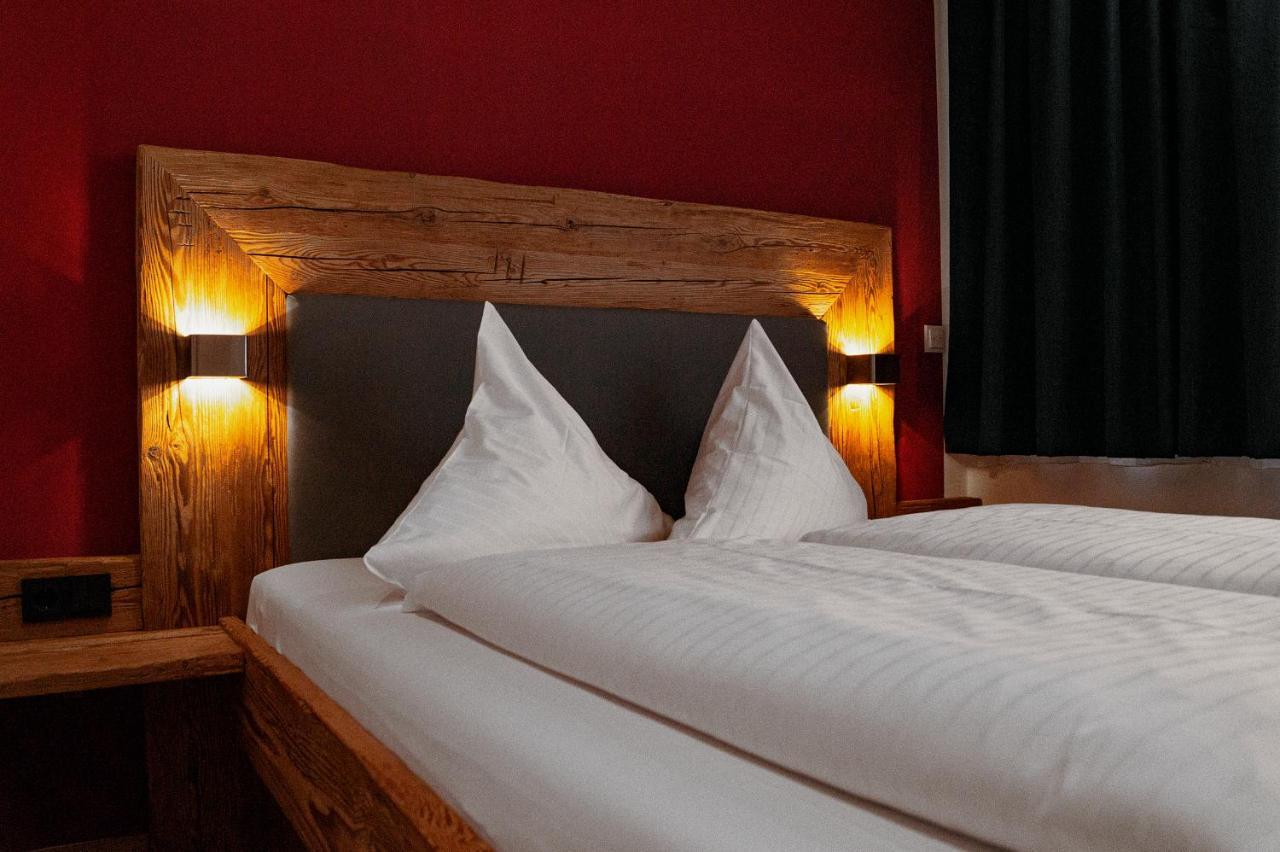 Hotel Almwirt Haar  Kültér fotó