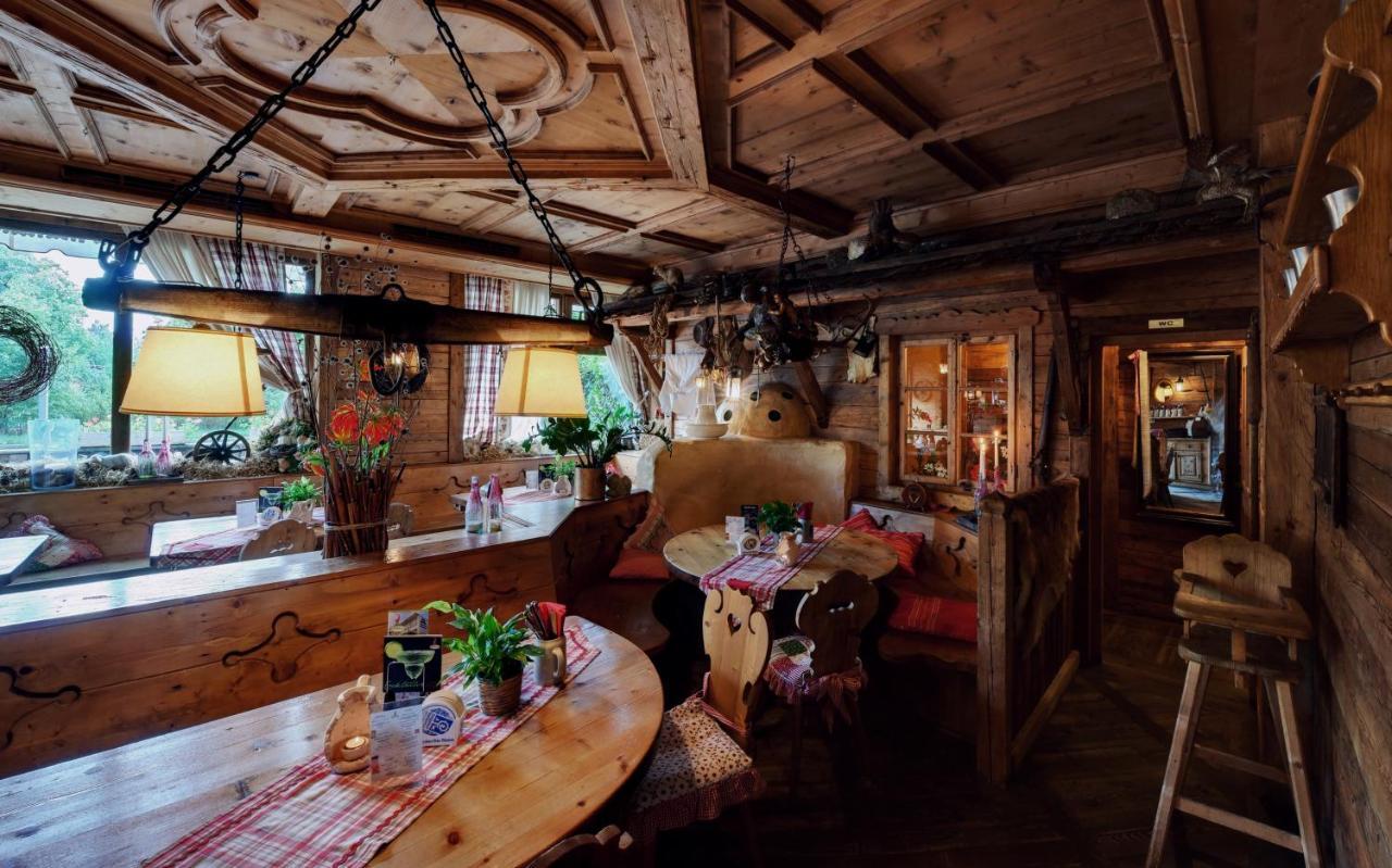 Hotel Almwirt Haar  Kültér fotó