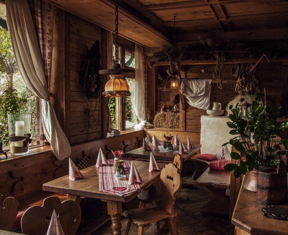 Hotel Almwirt Haar  Kültér fotó