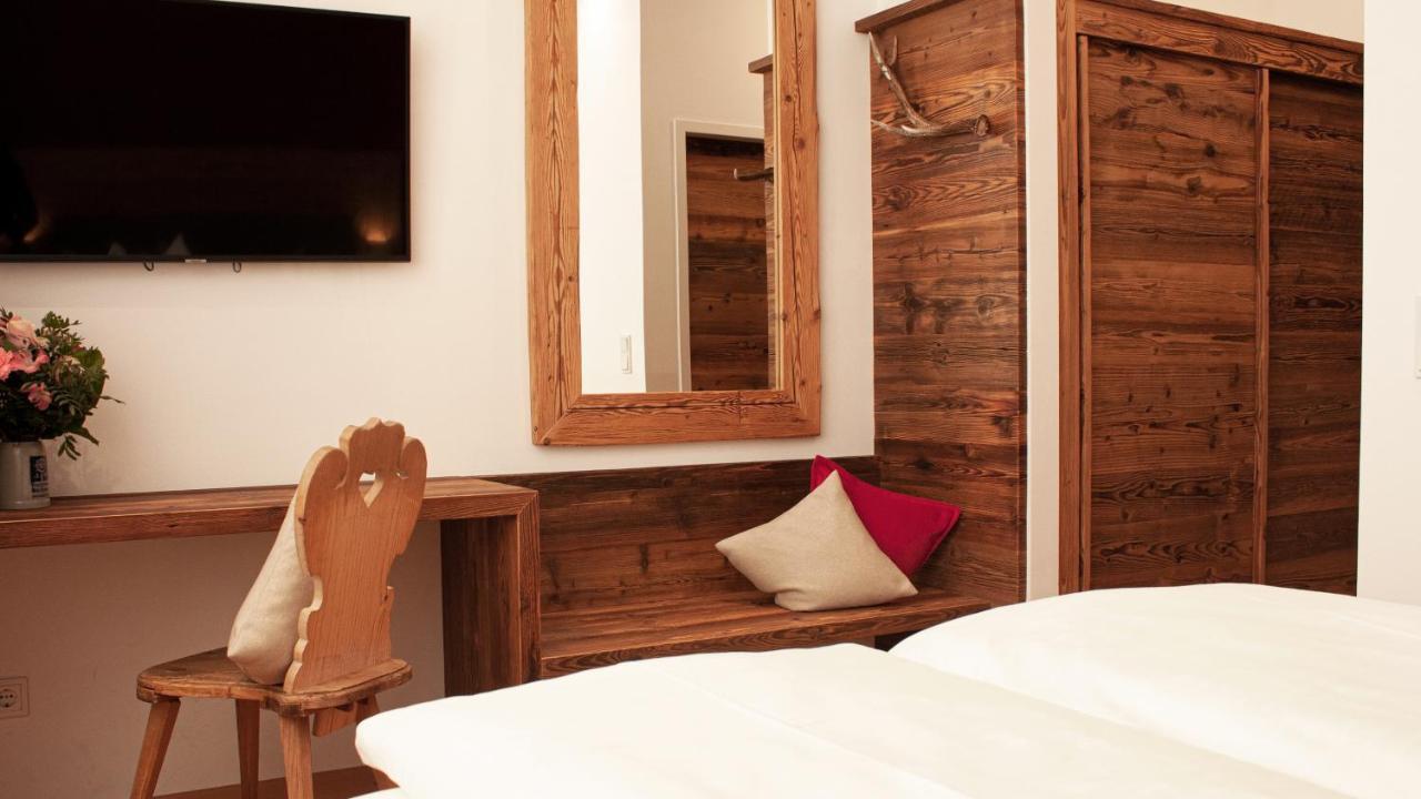 Hotel Almwirt Haar  Kültér fotó